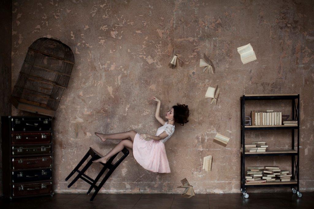 Gravity in standstill